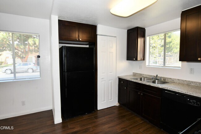 Building Photo - 2604 Sextant Ave