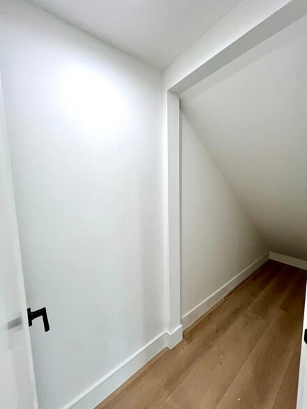 Building Photo - 11943 Burton St