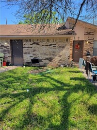 Building Photo - 2719 Sprucewood
