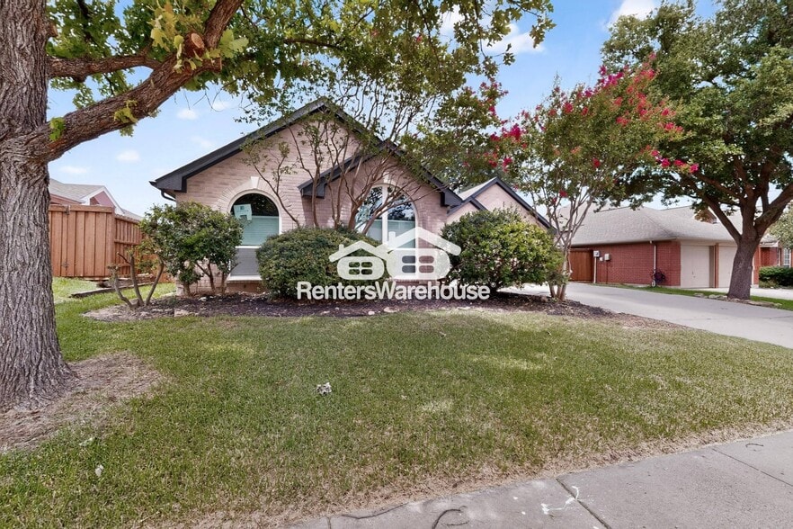 Building Photo - 2505 Caprock Cove