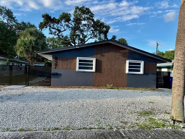 Building Photo - 827 SW 29th St