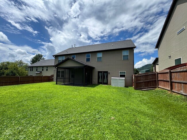 Building Photo - South AVL - Beautiful, Spacious, Versatile...