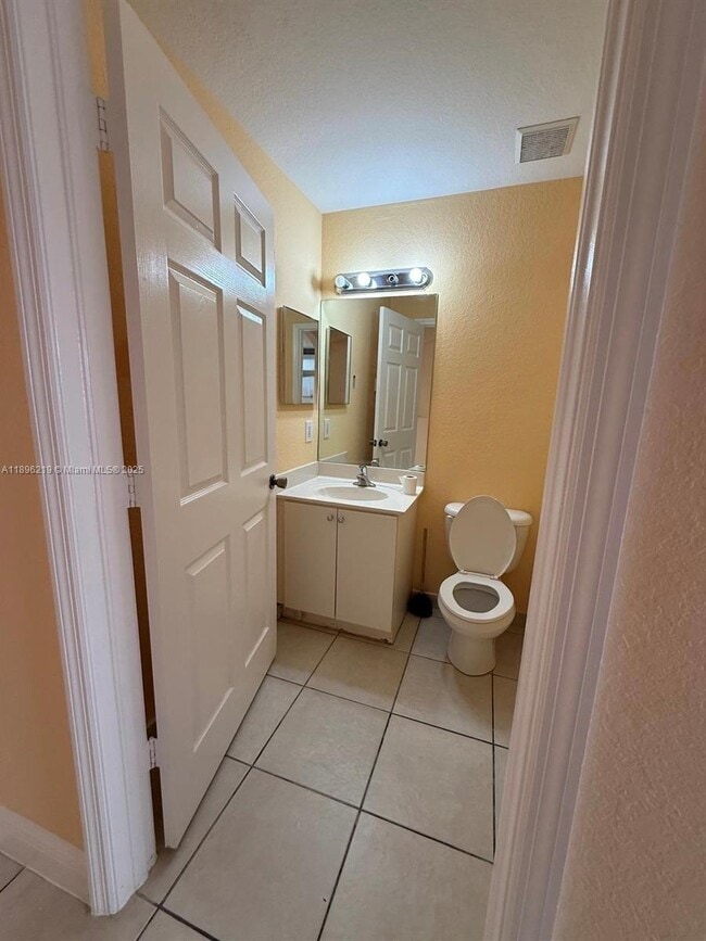 Building Photo - 8899 SW 220th Ln