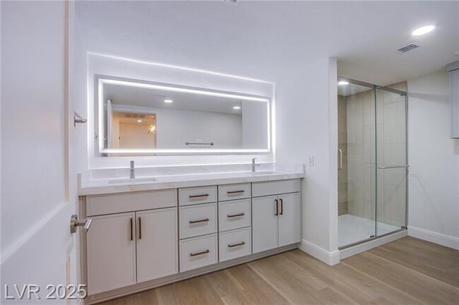 Building Photo - 7255 W Sunset Rd