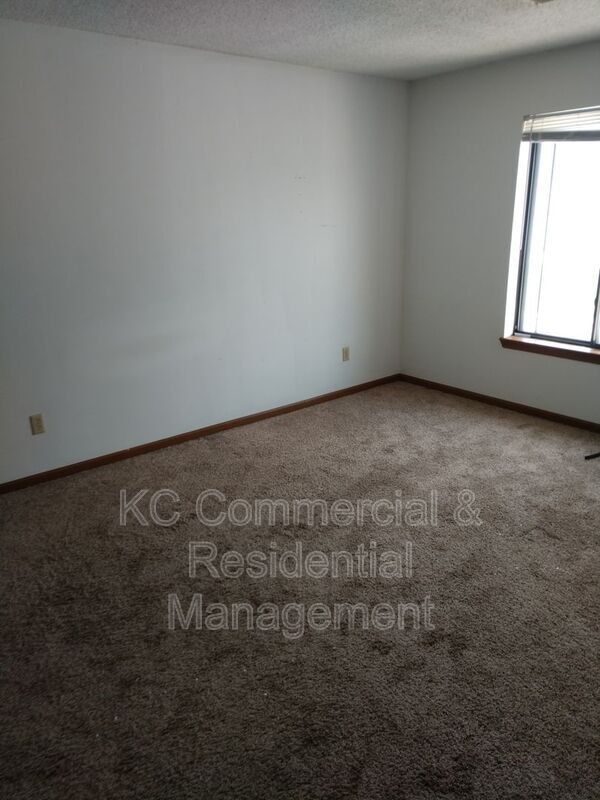 Building Photo - 211 W Main St