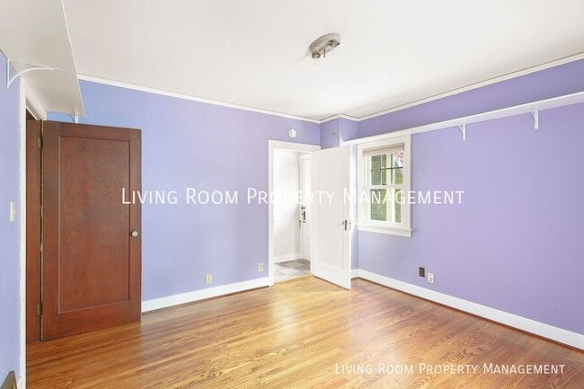 Building Photo - 2927 SW Hume Ct