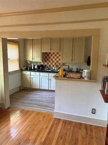 Building Photo - 1420 W 10th St
