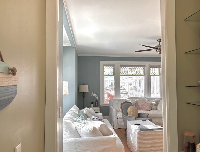 Building Photo - 107 Maple St