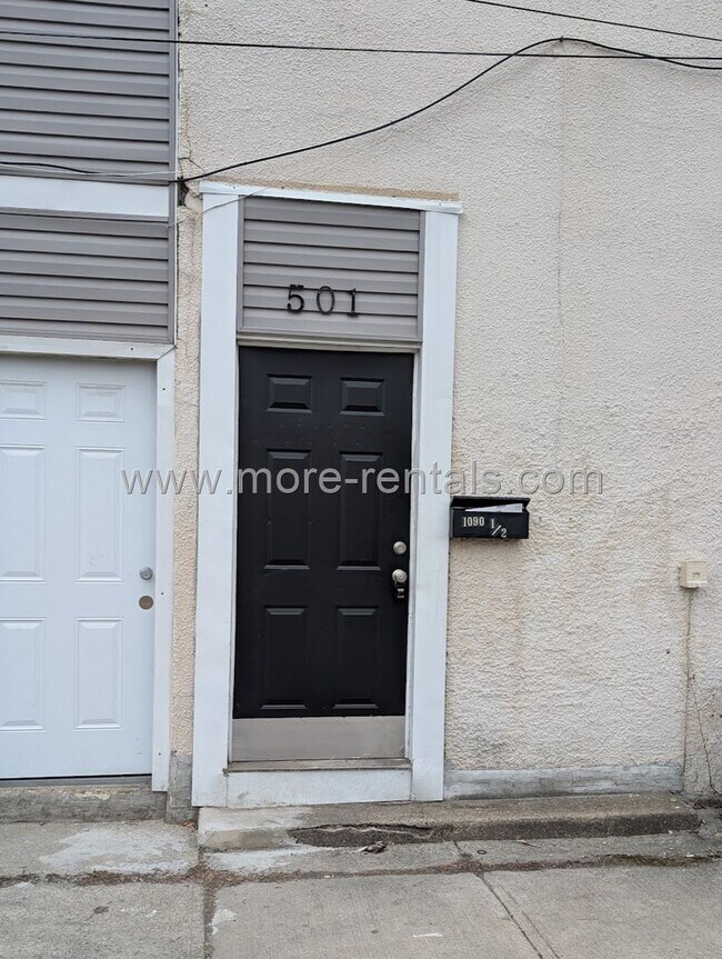 Building Photo - 1090 Parsons Ave