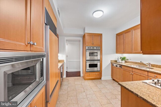 Building Photo - 1155 23rd St NW