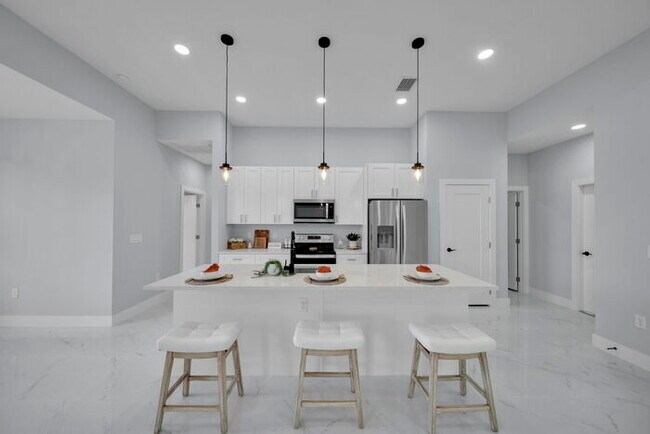 Building Photo - 3704 16th St W