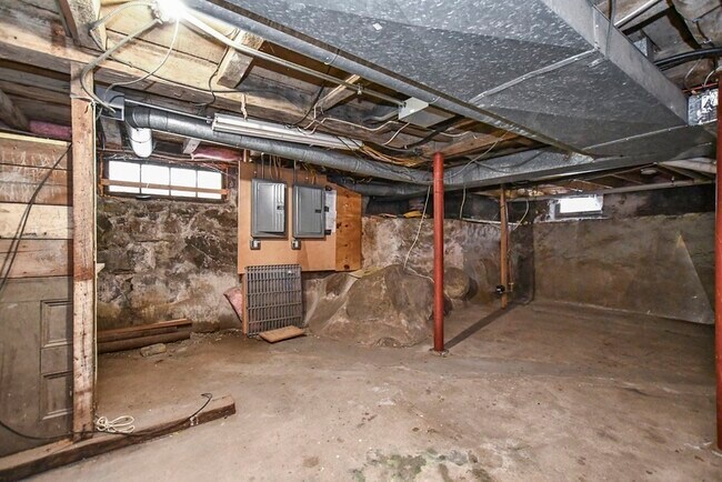 Building Photo - 144-146 Broad St