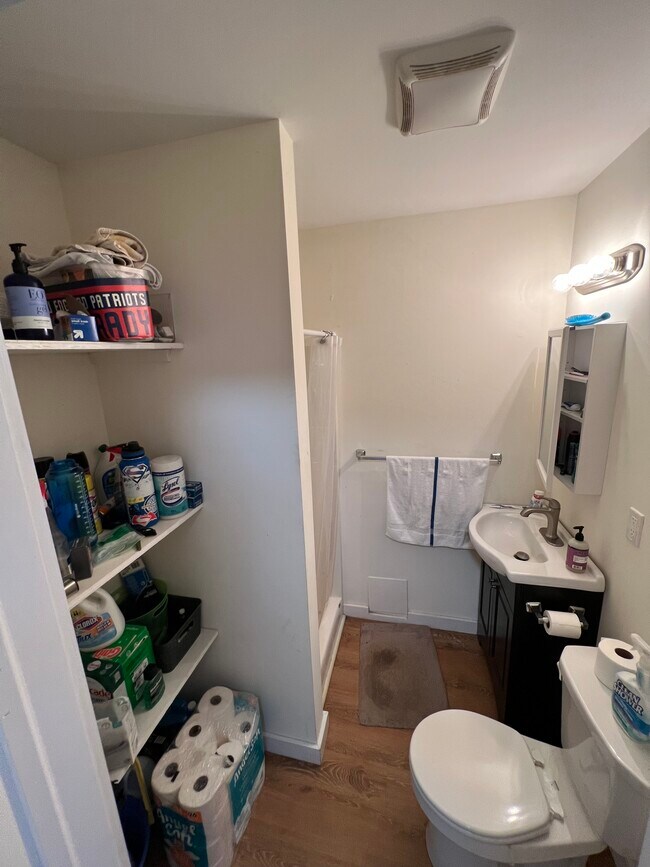 Building Photo - 75 Ridgewood Rd