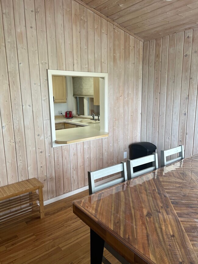 Building Photo - 151 Toftum Ln