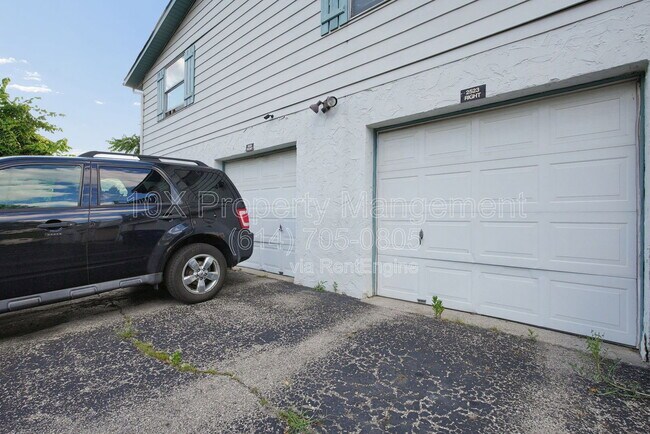 Building Photo - 2523 Burgandy Ln