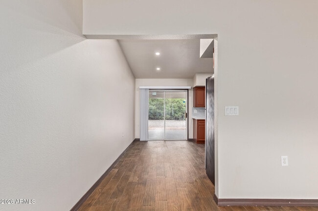 Building Photo - 7101 E Wilshire Dr