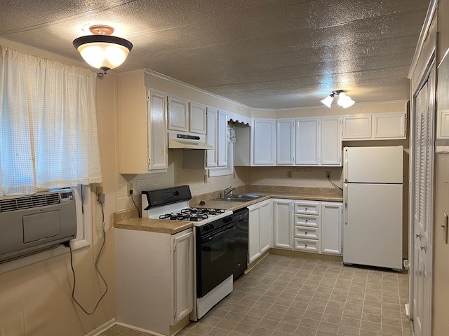 kitchen (before stove replaced) - 34 Meadowlark Dr