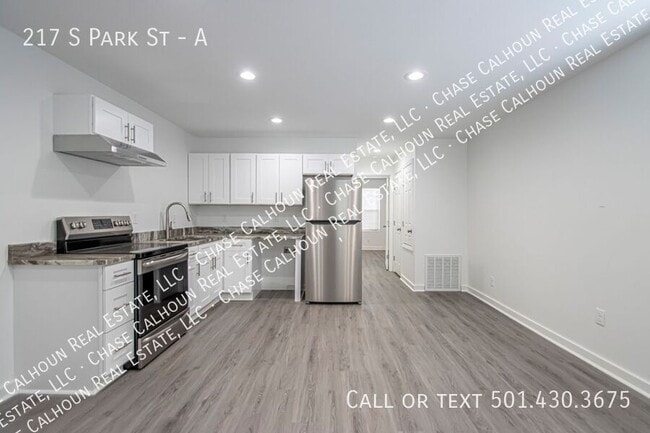 Building Photo - 217 S Park St