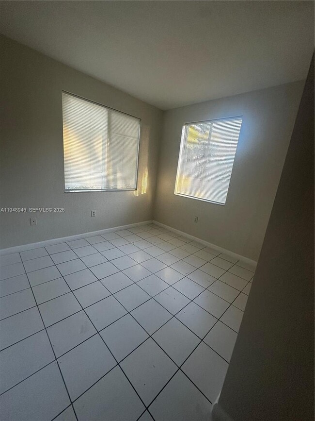 Building Photo - 2440 SE 14th Ave