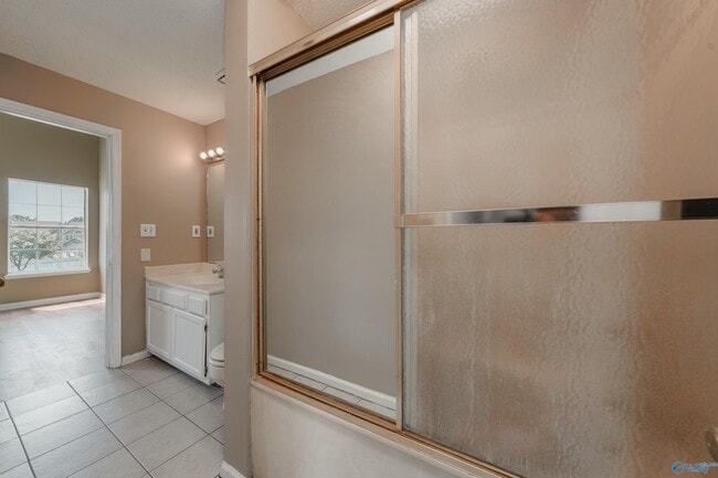 Building Photo - 104 Waters Edge Ln