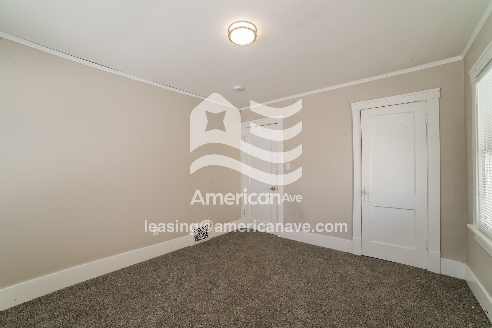 Building Photo - 1217 N Bourland Ave