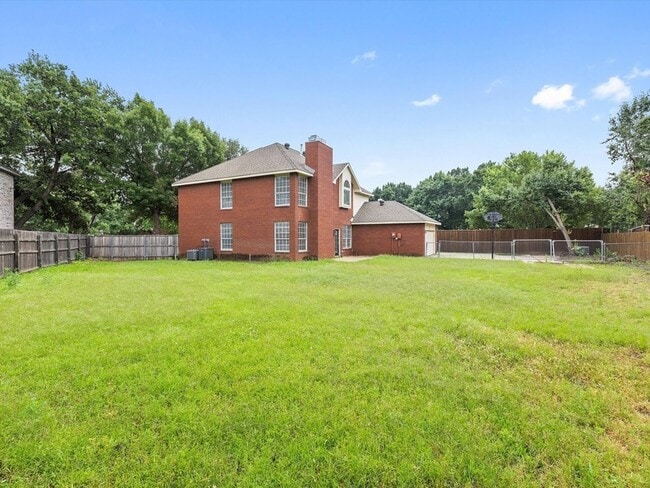Building Photo - 205 Bayou Ct