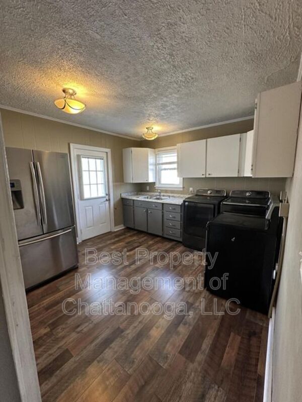 Building Photo - 505 Carden Ave