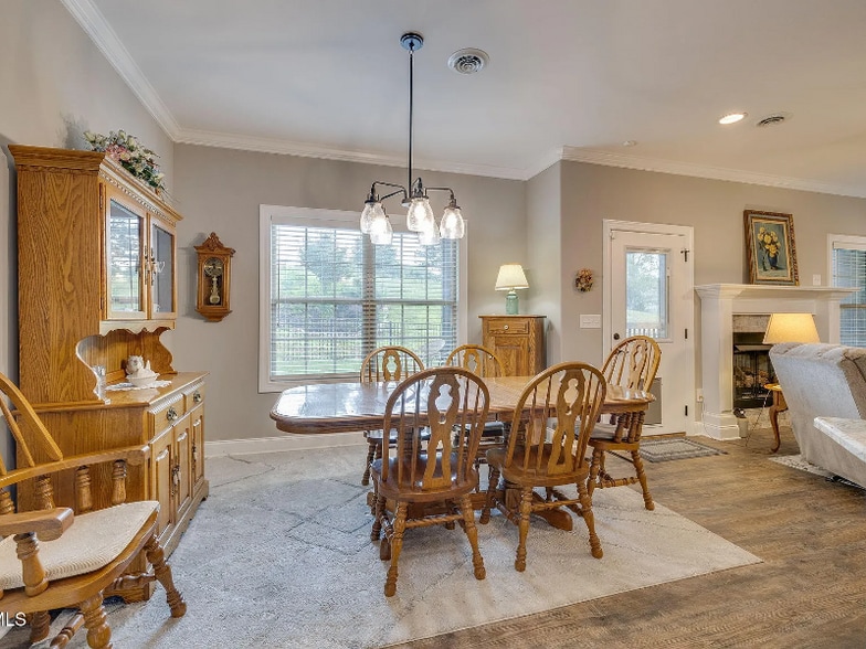 Building Photo - 108 Celtic Ct