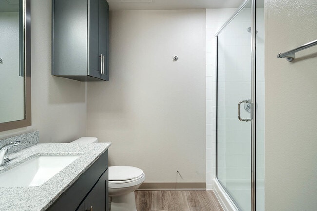 Stellar Large Plus - Bathroom - unfurnished - Northside Apartments