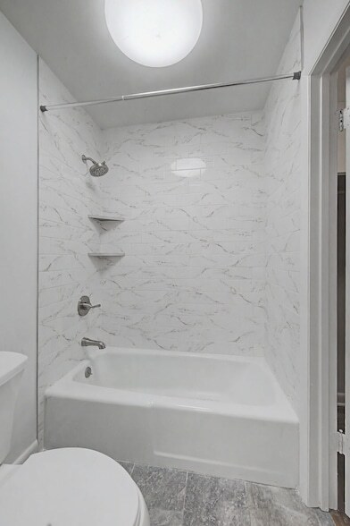 Building Photo - 420 Walton Ln