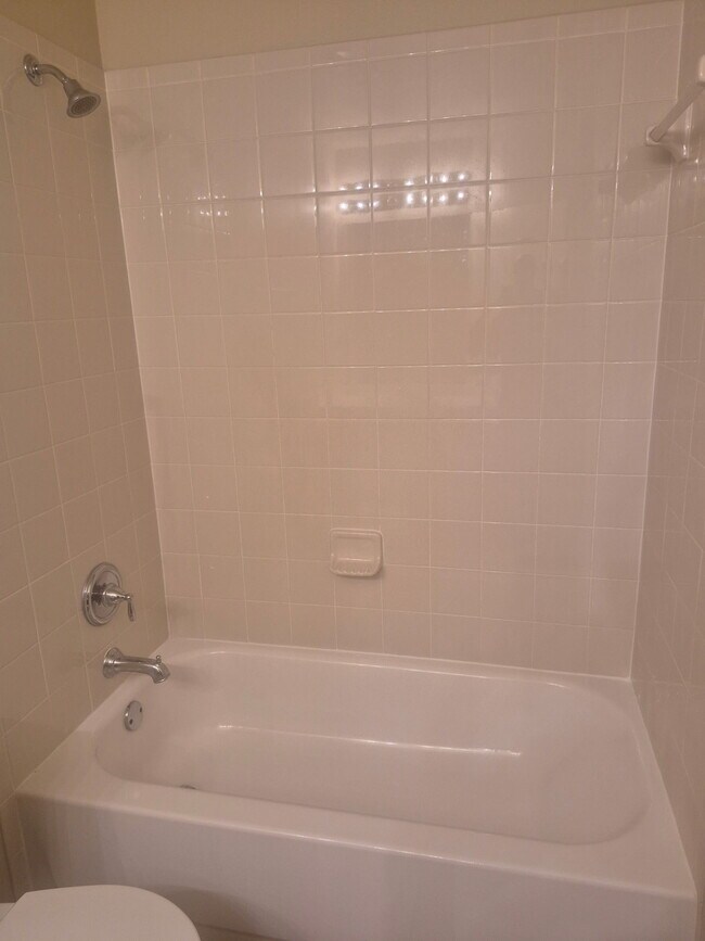 Building Photo - 709 Shady Meadow Ln