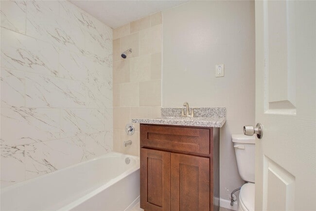 Building Photo - 1051 W Little York Rd