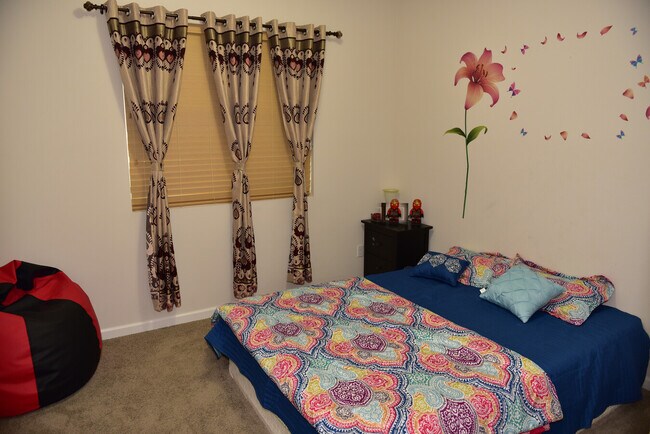 Building Photo - 19812 37th Dr SE