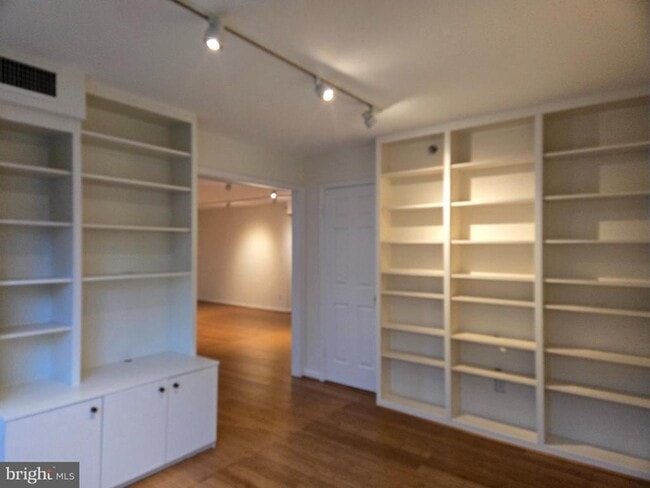 Building Photo - 5450 Whitley Park Terrace