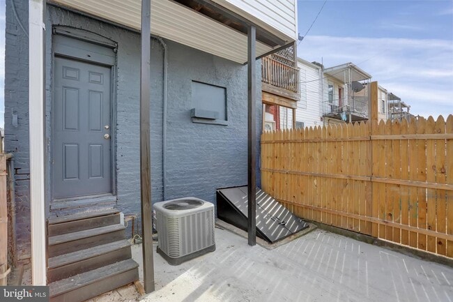 Building Photo - 426 N Belnord Ave