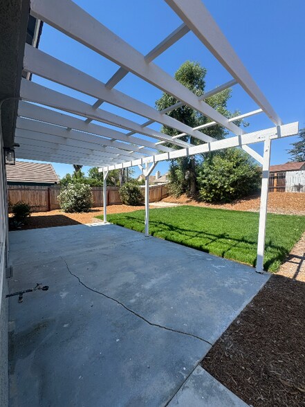 Building Photo - 41111 Mountain Pride Dr