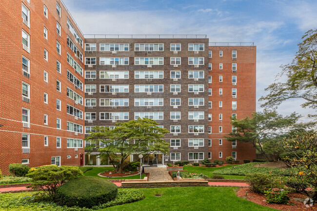 Building Photo - The Highlander Hall