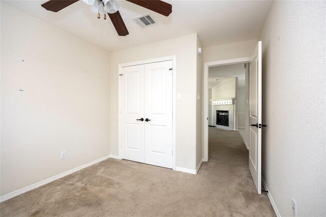 Building Photo - 119 Golfview Ct