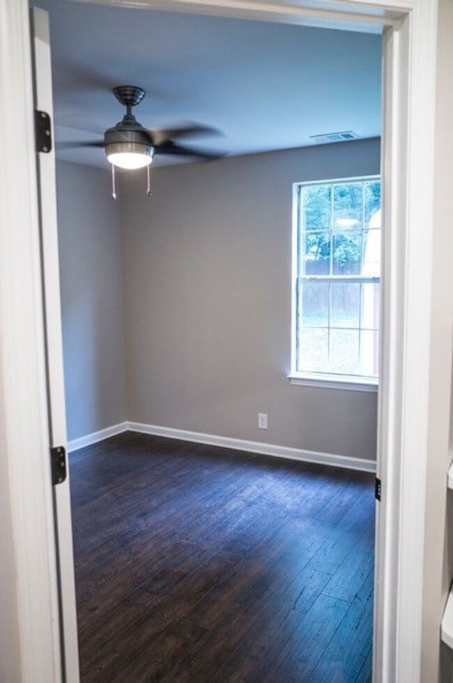 Building Photo - Beautifully Renovated 3BR House in Berry Hill!