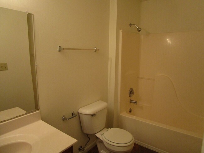 Building Photo - 3519-3521-3521 Prescott Dr