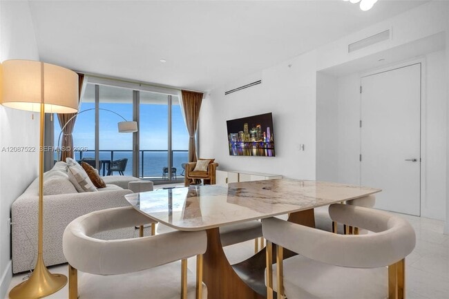 Building Photo - 15701 Collins Ave