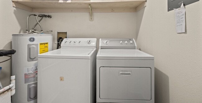 Building Photo - Charming 3Bed/2Ba Duplex Unit Convenient t...