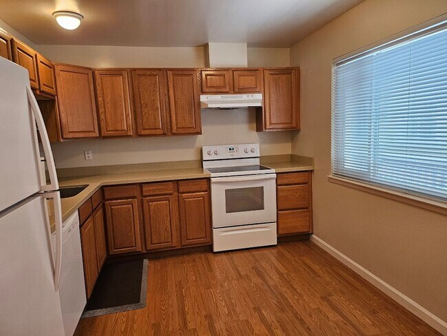 Building Photo - 1412 El Camino Real