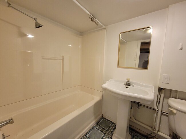 Building Photo - Gorgeous Oasis in Licton Springs Available...
