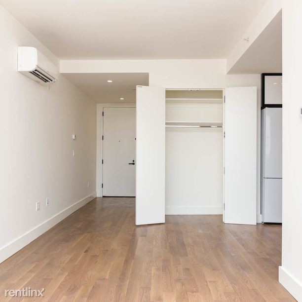 Building Photo - 581 Ocean Pkwy