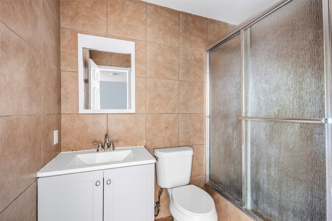 Building Photo - 10711 Heather Hill Dr