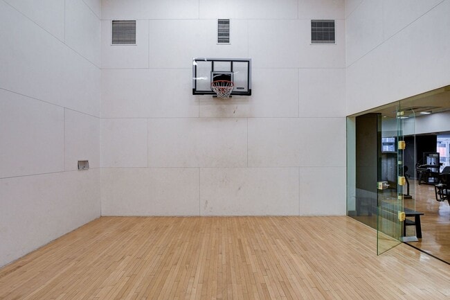 Building Photo - Panorama Towers 1