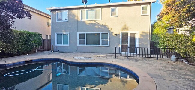 Building Photo - 1498 Cedarbrook Rd