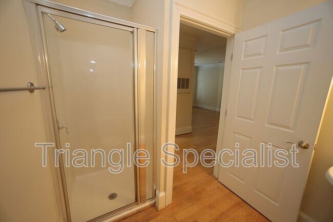 Building Photo - 900 Canenaugh Dr