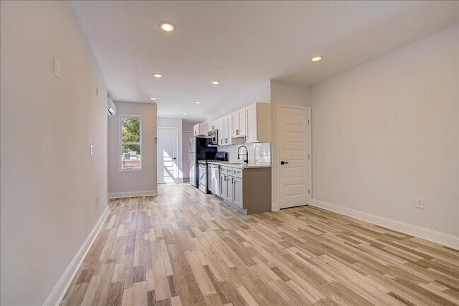 Building Photo - 95 E Duval St